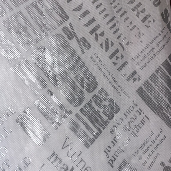 Lululemon Massive Tote Lot! - Picture 6 of 9